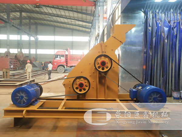 雙轉(zhuǎn)子錘式破碎機生產(chǎn)車間